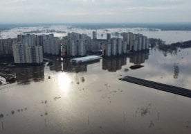 Оренбургдаги сув тошқинлари оқибатида 18,5 мингга яқин турар жой биносини сув босди фото