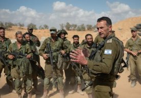 Foto: AP Isroil mudofaa kuchlari gumanitar maqsadlarda