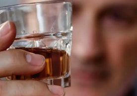 Алкоголь ҳақида жамиятда турли қарашлар мавжуд: баъзилар