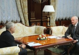 Aleksandr Lukashenko Shavkat Mirziyoyevni maqtadi (video) фото
