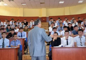 “Go‘yo biz teatrdagi qo‘g‘irchoq” – talabalarning