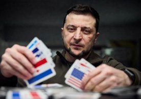 Сиёсий таҳлилчи сифатида таништирилган Алан Уотсон Х (X)