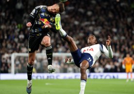 Tottenham head coach Roberto De Zerbi supported young