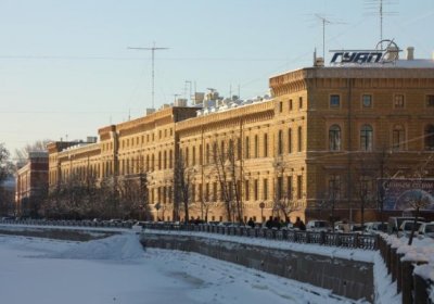 Sankt-Peterburgdagi universitet binosidan o‘qituvchining jonsiz tanasi topildi фото