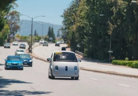 Май ойида режалаштирилганидек, Google ўзининг ҳайдовчисиз