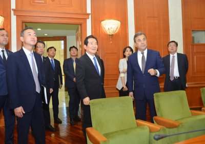 Senat raisi Janubiy Koreya delegatsiyasini qabul qildi фото