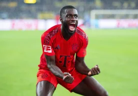 Bayern Münih forması giyen stoper Dayot Upamecano, kulüple