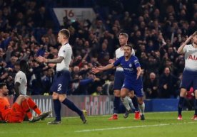 APL. "Chelsi" "Tottenhem"ni yengdi, "Liverpul" "Uotford"ga javobsiz 5 ta gol urdi va boshqa natijalar фото