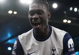 Тоттенҳем клуби ярим ҳимоячисини Ив Биссума футбол