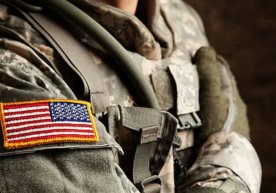 Die Leiche eines zweiten amerikanischen Soldaten, der im