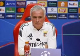 Португалиялик мураббий Жозе Моуринью атрофидаги