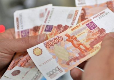 Rossiyada dollar kursida 54 rubldan past ko‘rsatkich qayd qilindi, evro 59 rublga yaqinlashdi фото