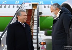 Shavkat Mirziyoyev Sankt-Peterburgda kutib olindi фото