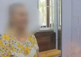 Бухорода 69 ёшли кўзи ожиз аёл қўшнисига пичоқ билан зарба