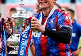 "Кристал Пэлас" бош мураббийи Оливер Глазнер