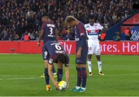 «PSJ» klubi hujumchisi Edinson Kavani jamoadoshi Neymar