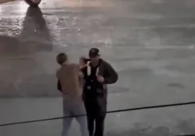 Un video grabado durante una fuerte lluvia en Jizzakh se