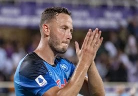 Италия чемпионӣ "Наполи" дам олишдан сўнг куч