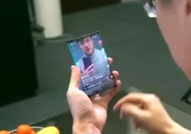 Xiaomi президенти Лин Бин компаниянинг букилувчи смартфони