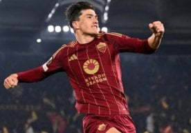 Shomurodov was severely criticized by "Roma" fans фото