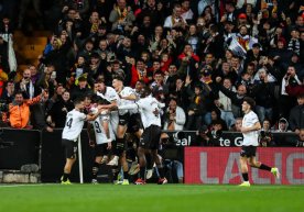 «Валенсия» футболчилари яна тиббий ниқоб тақишга мажбур