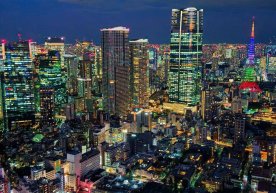 Токио телеминорасига Ўзбекистон давлат байроғи ранглари