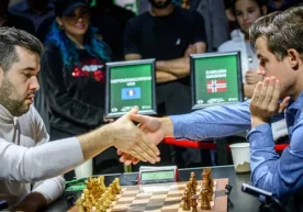 Фото: FIDE Россиялик шахматчи Ян Непомняшчий ва собиқ