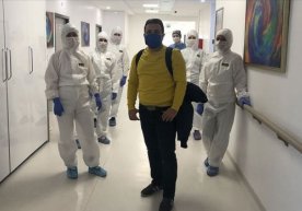 Turkiyada koronavirusdan tuzalgan bemor shifokorlar bilan pingvin raqsini ijro etdi (video) фото