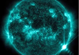 Фото: NASA 9 феврал куни Қуёшда кучли чақнаш кузатилди -