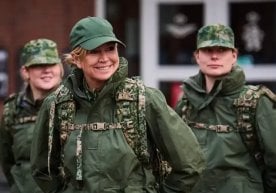 Нидерландия қироличаси Максима қисқа муддатли ҳарбий