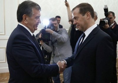 Rossiya bosh vaziri Medvedev Shavkat Mirziyoyevni saylovlardagi g‘alabasi bilan tabrikladi фото