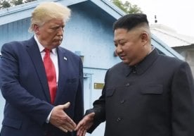 АҚШ президенти Доналд Трамп КХДР етакчиси Ким Чен Ин билан