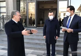 Президент Шавкат Мирзиёев маҳаллалар ҳаёти, саноат