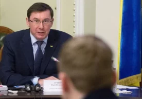 Украина президенти Пётр Порошенко халқ билан тез-тез