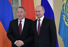 Nazarboyev isteʼfosini eʼlon qilishdan avval Putin bilan gaplashgan фото