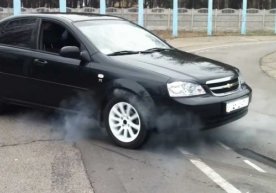 ИИББ ходими автомобиль олиб қочган шахсни жонини гаровга қўйиб тўхтатди фото