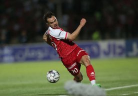 Эрон чемпионатида қизғин курашлар давом этаётган бир