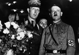 Германия фашистик давлати етакчиси Адольф Гитлер