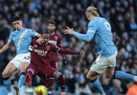 Англия Премер-лигасининг 17-туридан ўрин олган баҳсда