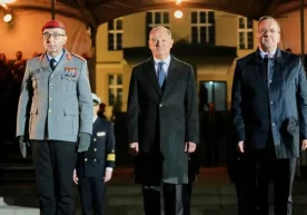 Германия канцлери Олаф Шолц лавозимини тантанали тарзда топширди фото