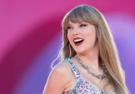 Дунёга машҳур америкалик қўшиқчи Тейлор Свифт мусиқа