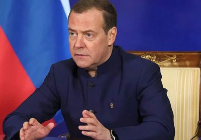 Медведев: Ғарб Украинага қурол етказиб бермаса, уруш бир неча кун ичида тугайди фото