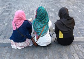 Австрияда 14 ёшгача бўлган қизларнинг мактабларда ҳижоб