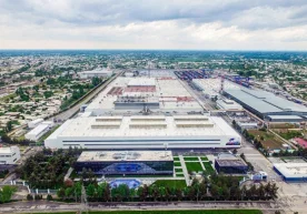 Uzauto Motors бош директори в.б. Рустам Ражабов Асакадаги