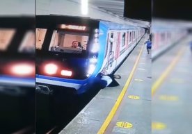 Toshkentda 58 yoshli fuqaro metro poyezdi yo‘liga tushib ketdi фото