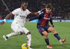 Milan suffers away defeat against Bologna фото