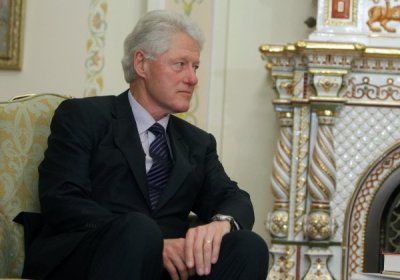 Билл Клинтон рафиқасининг “хаста”лиги сабабларини маълум қилди фото