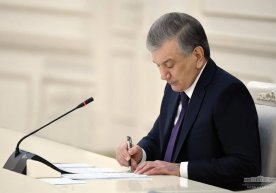 Shavkat Mirziyoyev qozog‘istonliklarning bir guruhini «Do‘stlik» ordeni bilan mukofotladi фото