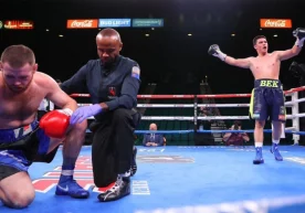 Профессионал бокснинг супер ўрта (76,2 кг) вазн тоифасида