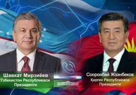 Shavkat Mirziyoyev Qirg‘iziston prezidenti bilan muloqot qildi фото